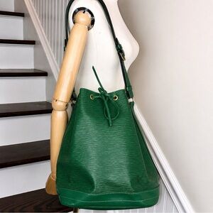 LOUIS VUITTON Green Epi Leather Noe GM Drawstring Bucket Shoulder Bag RARE VTG